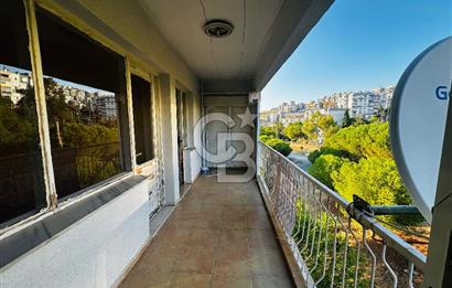 KÜÇÜKÇİĞLİ’DE ÖNÜ AÇIK, HASTANEYE YAKIN, ARA KAT SATILIK DAİRE