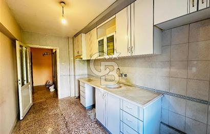 KÜÇÜKÇİĞLİ’DE ÖNÜ AÇIK, HASTANEYE YAKIN, ARA KAT SATILIK DAİRE