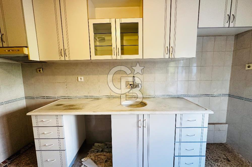 KÜÇÜKÇİĞLİ’DE ÖNÜ AÇIK, HASTANEYE YAKIN, ARA KAT SATILIK DAİRE