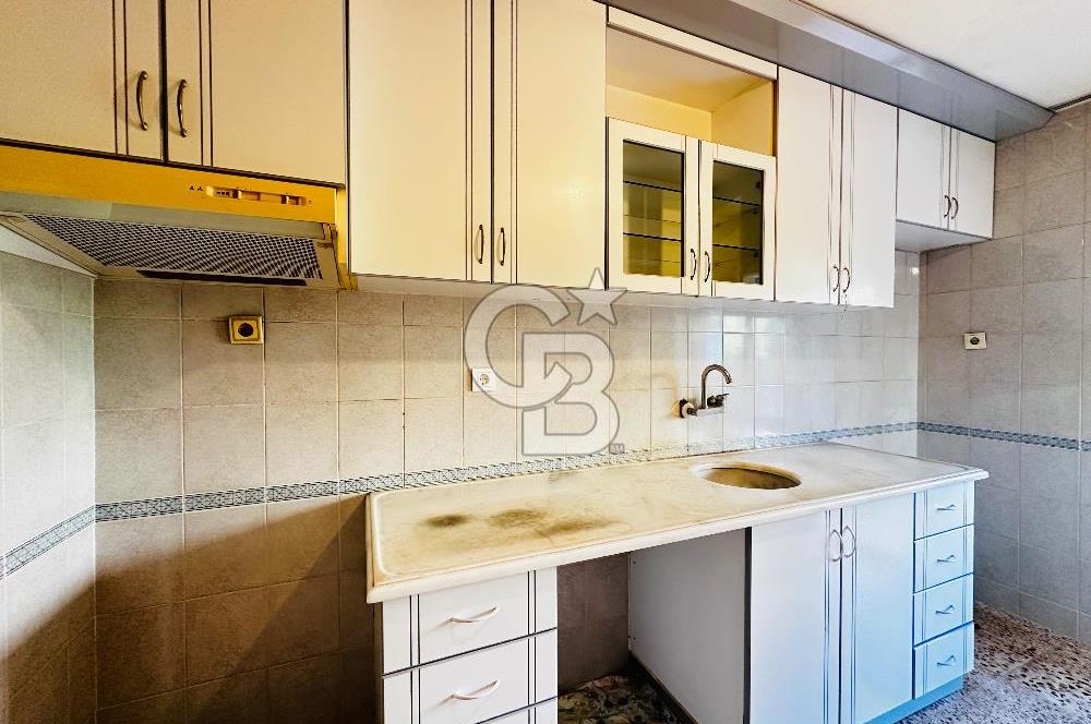 KÜÇÜKÇİĞLİ’DE ÖNÜ AÇIK, HASTANEYE YAKIN, ARA KAT SATILIK DAİRE