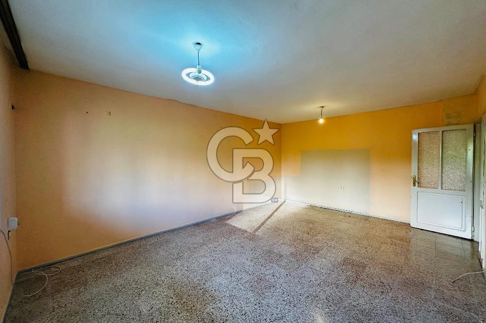 KÜÇÜKÇİĞLİ’DE ÖNÜ AÇIK, HASTANEYE YAKIN, ARA KAT SATILIK DAİRE