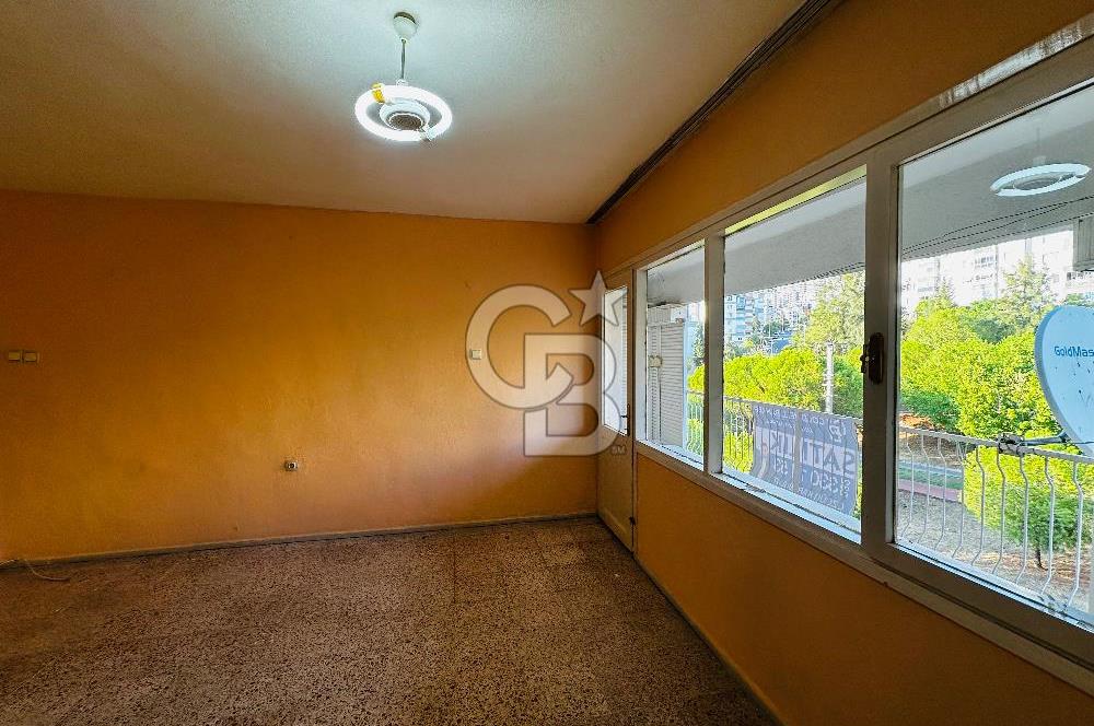 KÜÇÜKÇİĞLİ’DE ÖNÜ AÇIK, HASTANEYE YAKIN, ARA KAT SATILIK DAİRE