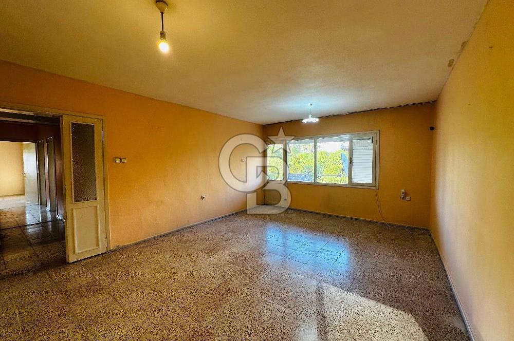 KÜÇÜKÇİĞLİ’DE ÖNÜ AÇIK, HASTANEYE YAKIN, ARA KAT SATILIK DAİRE
