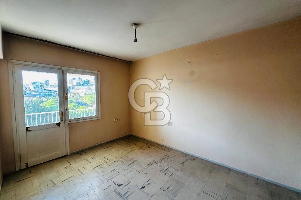 KÜÇÜKÇİĞLİ’DE ÖNÜ AÇIK, HASTANEYE YAKIN, ARA KAT SATILIK DAİRE