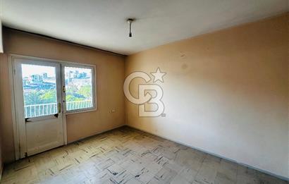 KÜÇÜKÇİĞLİ’DE ÖNÜ AÇIK, HASTANEYE YAKIN, ARA KAT SATILIK DAİRE