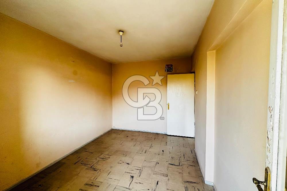KÜÇÜKÇİĞLİ’DE ÖNÜ AÇIK, HASTANEYE YAKIN, ARA KAT SATILIK DAİRE
