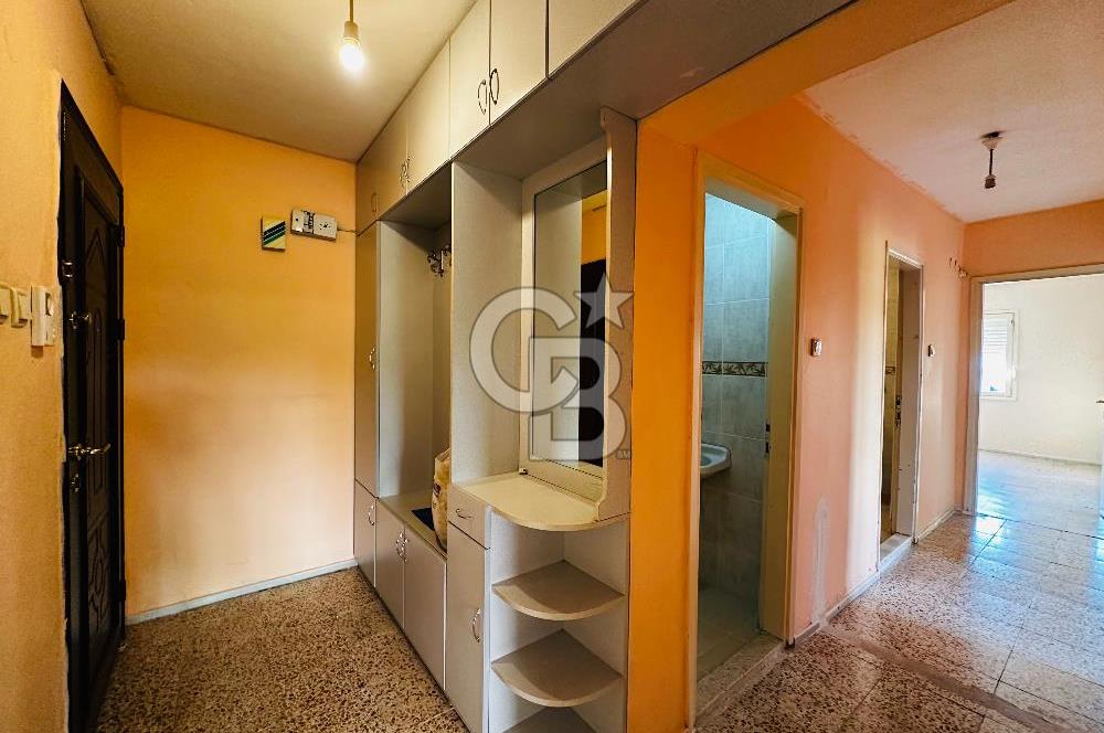 KÜÇÜKÇİĞLİ’DE ÖNÜ AÇIK, HASTANEYE YAKIN, ARA KAT SATILIK DAİRE