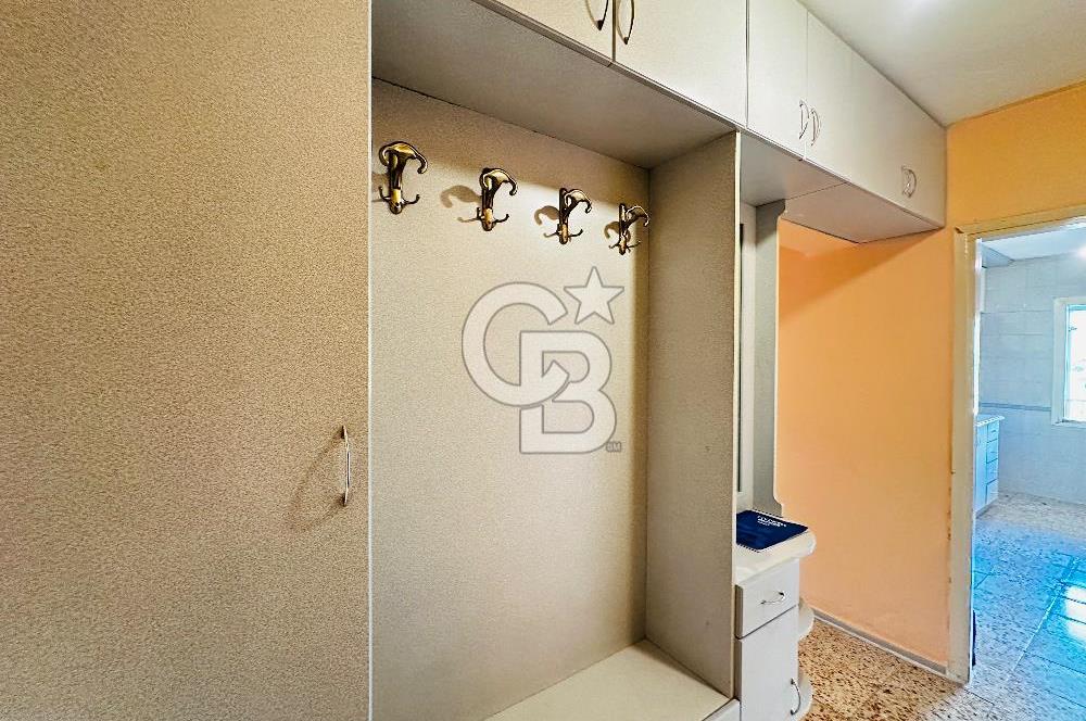 KÜÇÜKÇİĞLİ’DE ÖNÜ AÇIK, HASTANEYE YAKIN, ARA KAT SATILIK DAİRE