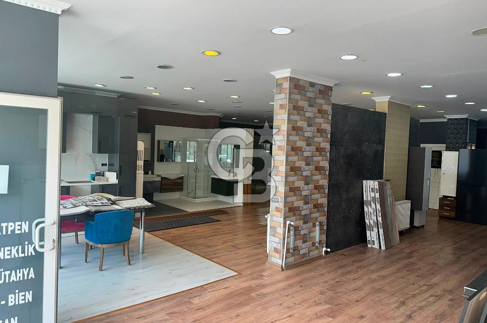 ÖVEÇLER KABİL CAD. ÜZERİNDE KÖŞE BAŞI 165M2 DÜZ ZEMİN DÜKKAN
