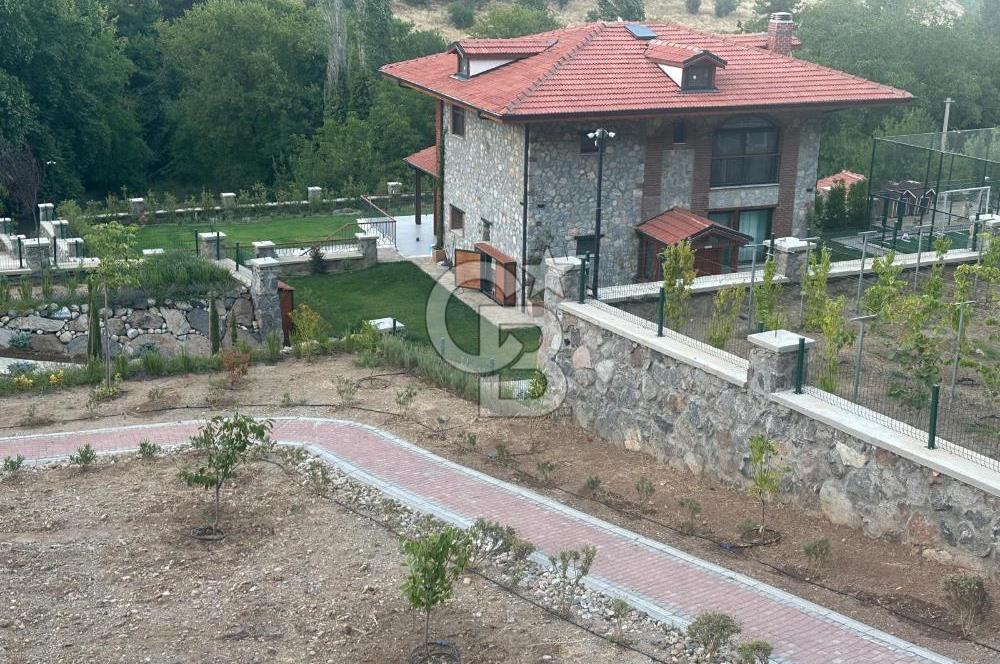 İzmir Kemalpaşa Nazarköy 7500 m2 Doğanın İçinde Lüks Yaşam Villa
