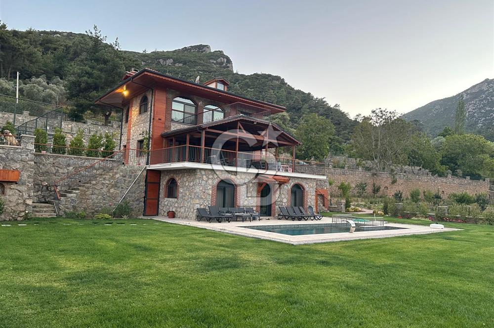 İzmir Kemalpaşa Nazarköy 7500 m2 Doğanın İçinde Lüks Yaşam Villa