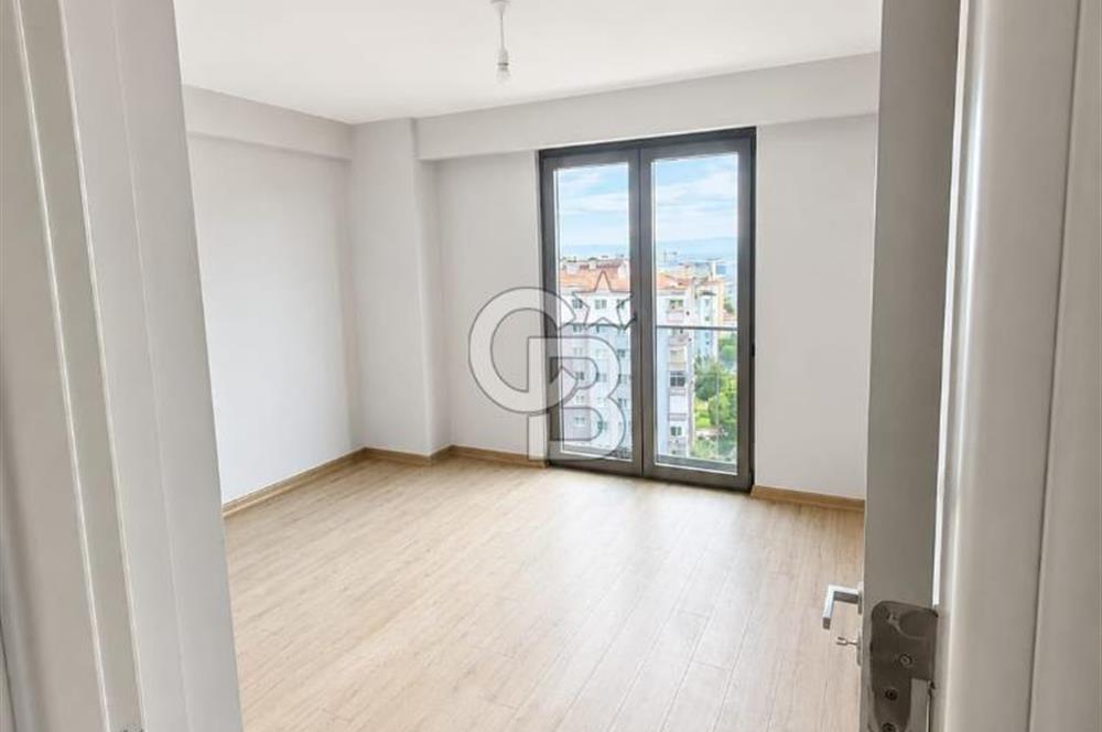 Siltaş Premium'da Önü Açık 8. Kat Açık Mutfaklı Modern 2+1 Daire