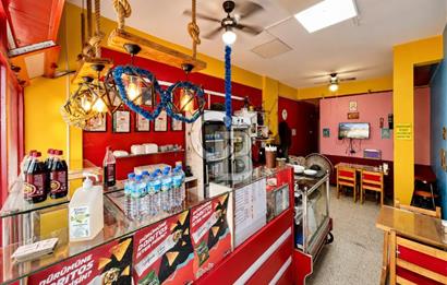 Buca Dumlupınar Mahallesinde Devirlik Kafe Restoran