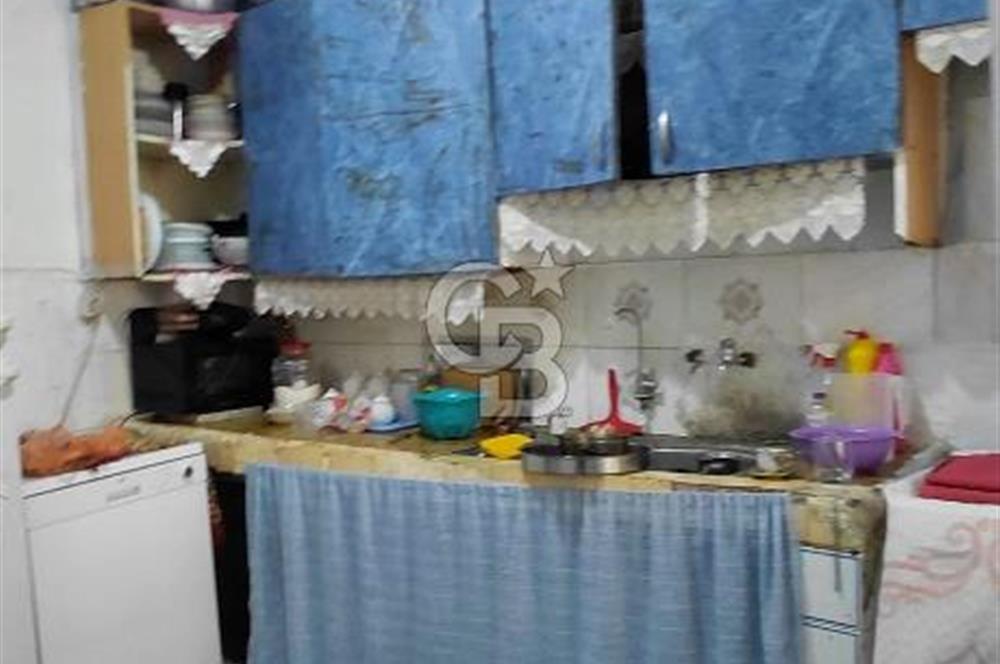 BORNOVA ZAFER MAHALLESİ’NDE KİRA GETİRİLİ 4+2 SATILIK MÜSTAKİL EV