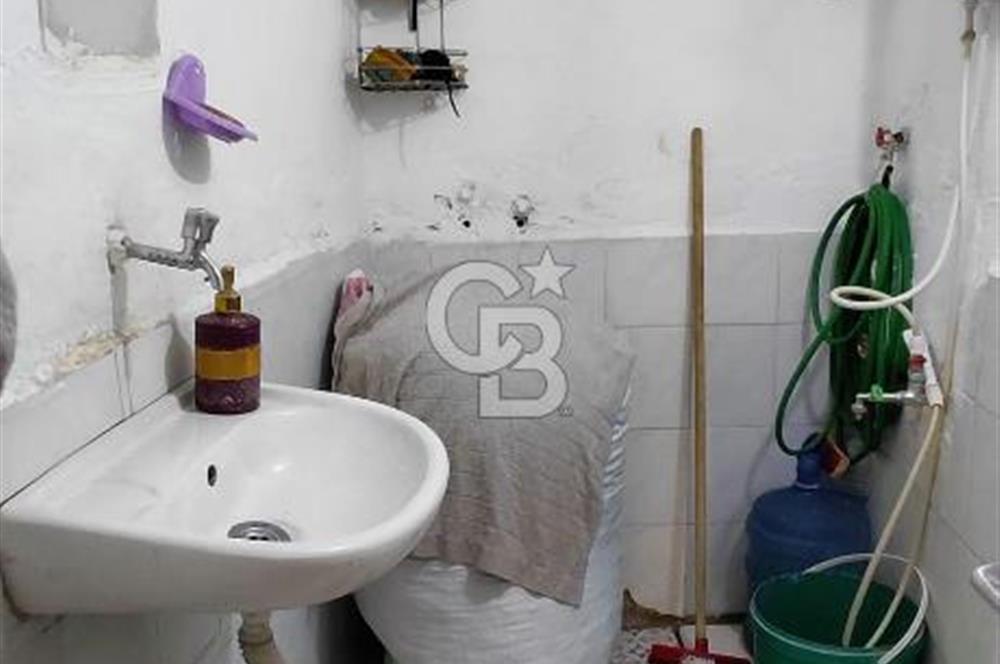 BORNOVA ZAFER MAHALLESİ’NDE KİRA GETİRİLİ 4+2 SATILIK MÜSTAKİL EV