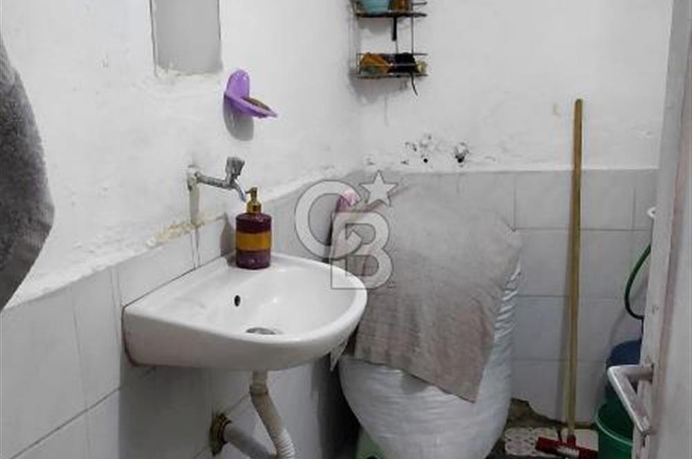 BORNOVA ZAFER MAHALLESİ’NDE KİRA GETİRİLİ 4+2 SATILIK MÜSTAKİL EV