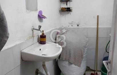 BORNOVA ZAFER MAHALLESİ’NDE KİRA GETİRİLİ 4+2 SATILIK MÜSTAKİL EV