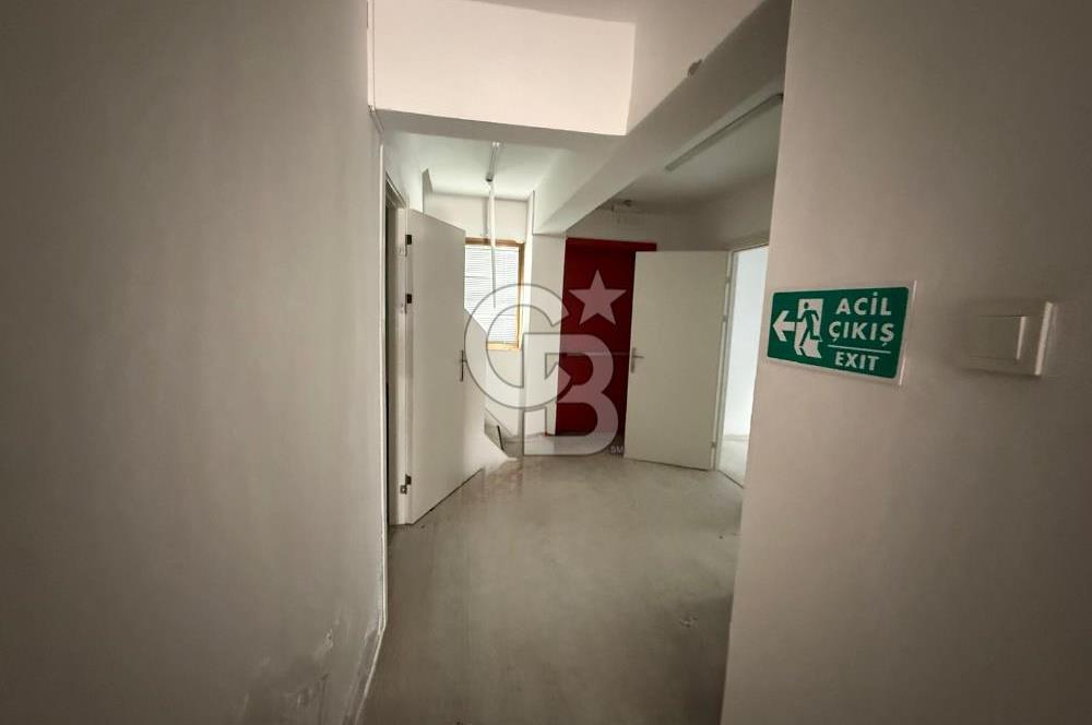 KARŞIYAKA BOSTANLI SAHİLDE GENİŞ KİRALIK DÜKKÂN