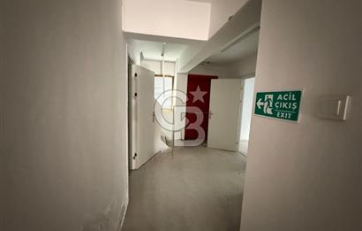 KARŞIYAKA BOSTANLI SAHİLDE GENİŞ KİRALIK DÜKKÂN