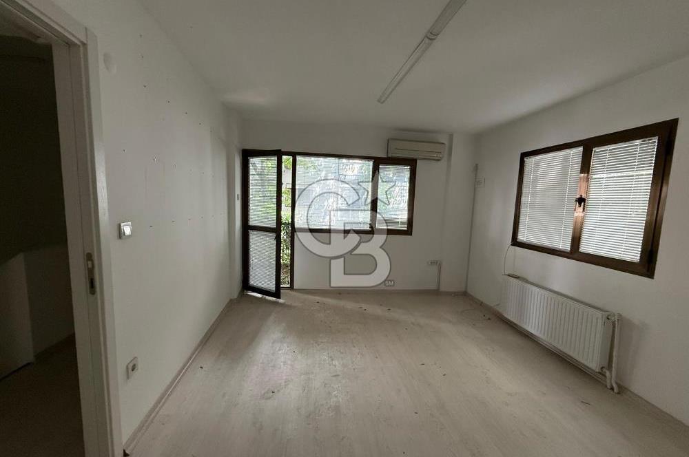 KARŞIYAKA BOSTANLI SAHİLDE GENİŞ KİRALIK DÜKKÂN