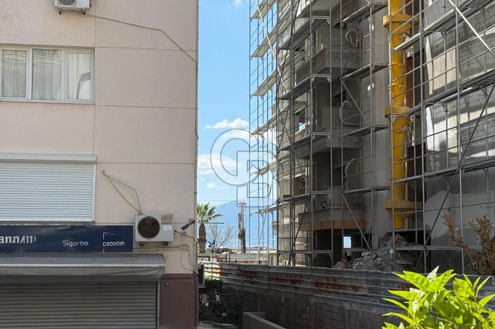 KARŞIYAKA BOSTANLI SAHİLDE GENİŞ KİRALIK DÜKKÂN
