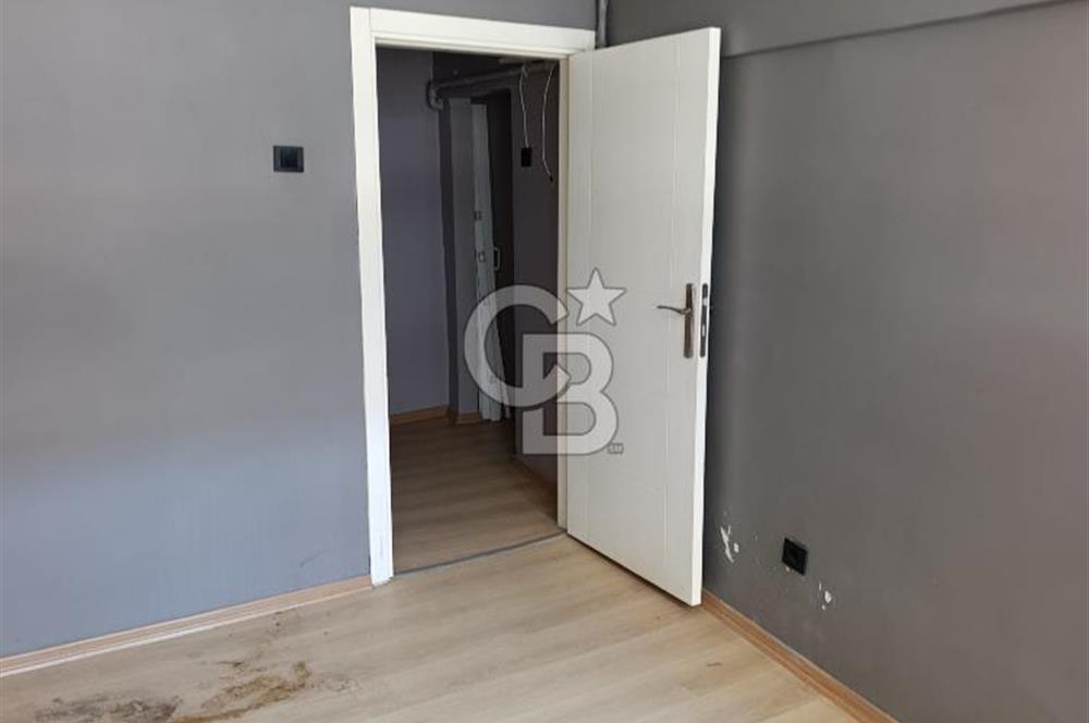 AŞÇIBAŞI MEKTEBİ SOKAK’TA KİRALIK 2+1 DAİRE – ZEYNEP KAMİL