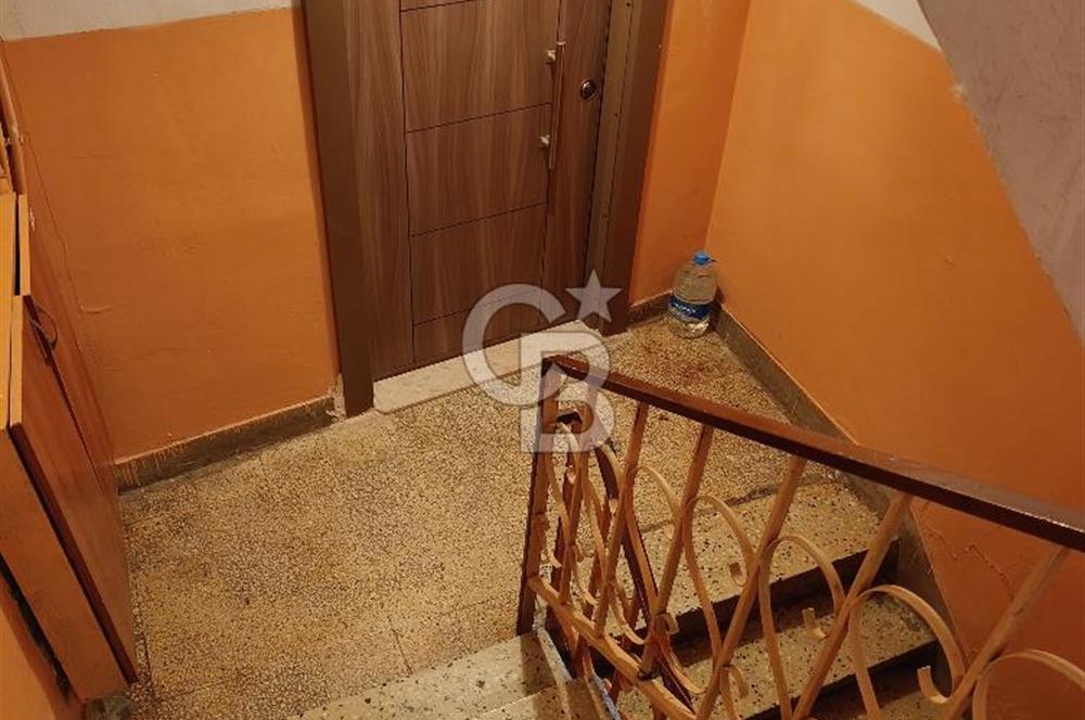 AŞÇIBAŞI MEKTEBİ SOKAK’TA KİRALIK 2+1 DAİRE – ZEYNEP KAMİL