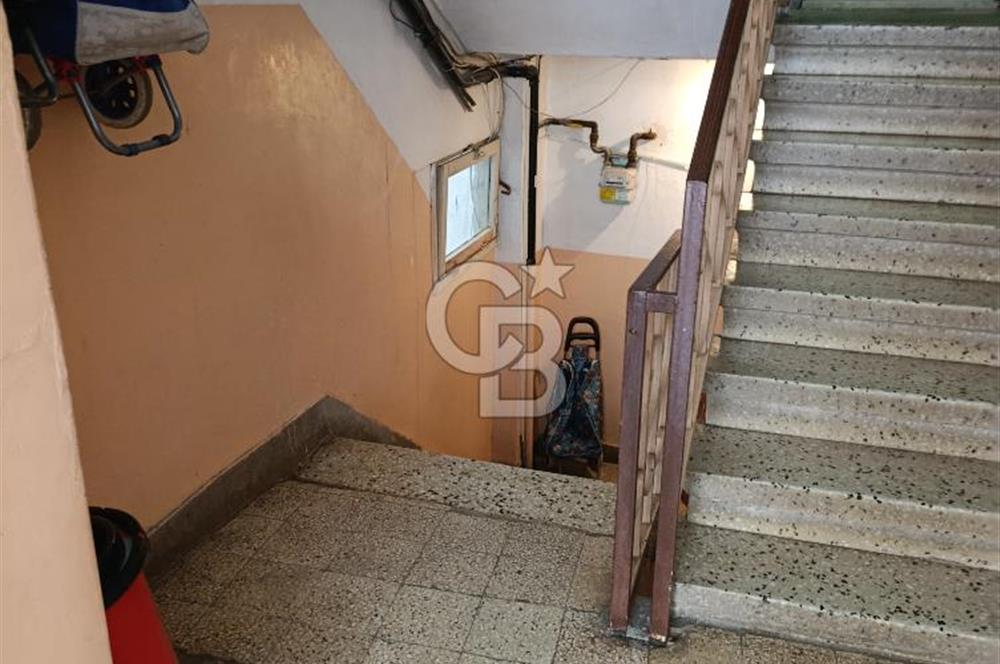 AŞÇIBAŞI MEKTEBİ SOKAK’TA KİRALIK 2+1 DAİRE – ZEYNEP KAMİL
