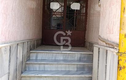 AŞÇIBAŞI MEKTEBİ SOKAK’TA KİRALIK 2+1 DAİRE – ZEYNEP KAMİL