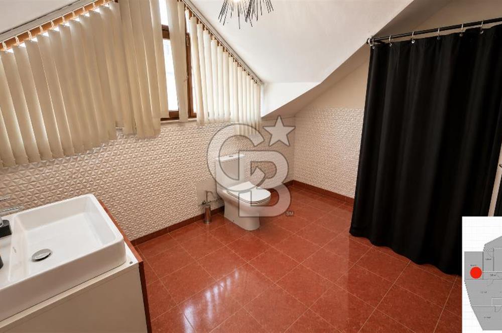 İdealtepe'de Şömineli Kış Bahçeli Çatı Dubleksi 265 m² Net