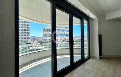 Evora İzmir'de 3+1 Ebeveyn Banyolu Kapalı Mutfak Kiralık Daire
