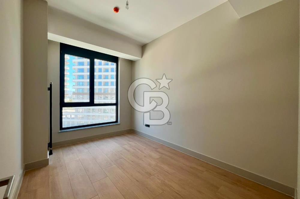 Evora İzmir'de 3+1 Ebeveyn Banyolu Kapalı Mutfak Kiralık Daire