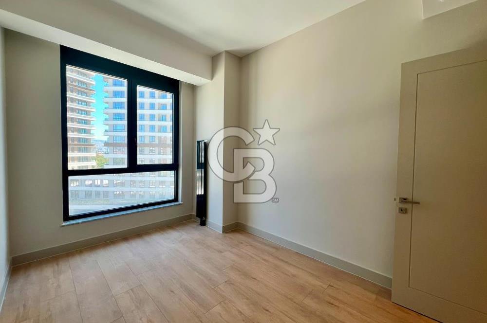 Evora İzmir'de 3+1 Ebeveyn Banyolu Kapalı Mutfak Kiralık Daire
