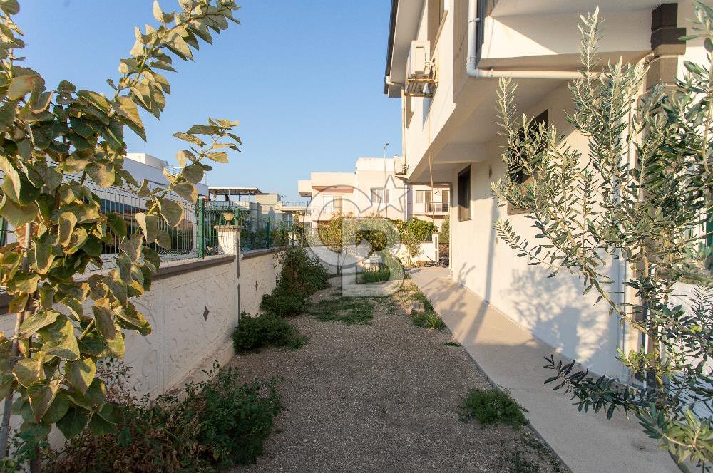 Foça Yenibağarası Mah. Ana Cadde Üzeri Satılık Komple Yeni Bina