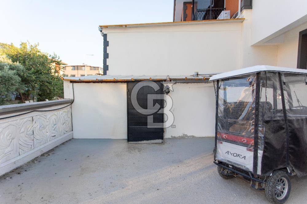 Foça Yenibağarası Mah. Ana Cadde Üzeri Satılık Komple Yeni Bina