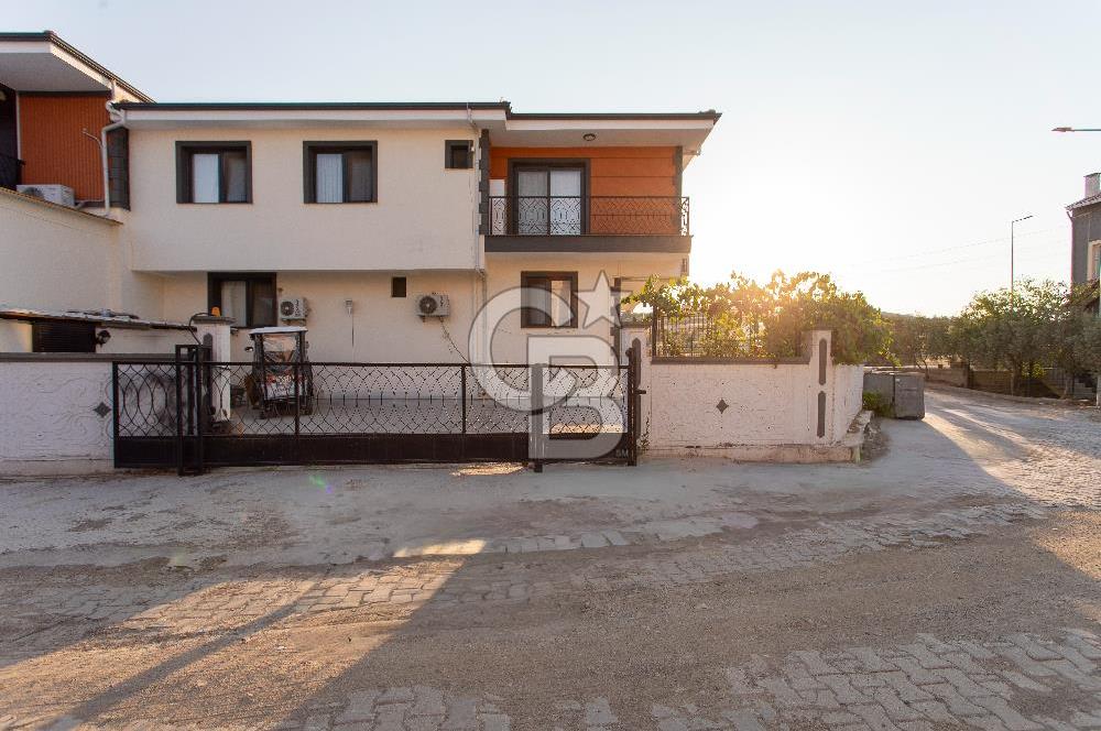 Foça Yenibağarası Mah. Ana Cadde Üzeri Satılık Komple Yeni Bina