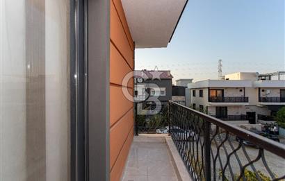 Foça Yenibağarası Mah. Ana Cadde Üzeri Satılık Komple Yeni Bina