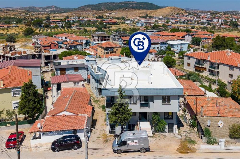 Foça Bağarası Kazım Dirik Mah. Satılık 4+1 Bahçeli Dubleks