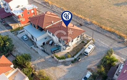 Foça Yenibağarası Mah. Ana Cadde Üzeri Satılık Komple Yeni Bina