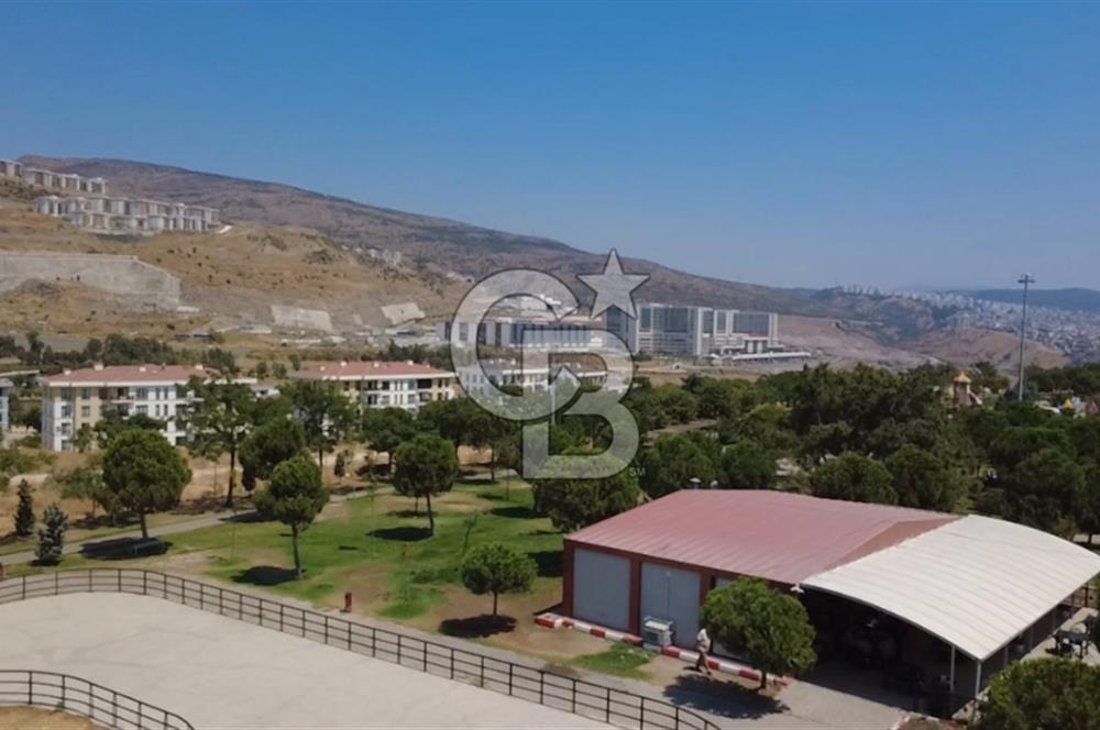 MERKEZİ KONUMDA KOMPLE SATILIK DÜKKAN VE 2+1 EV