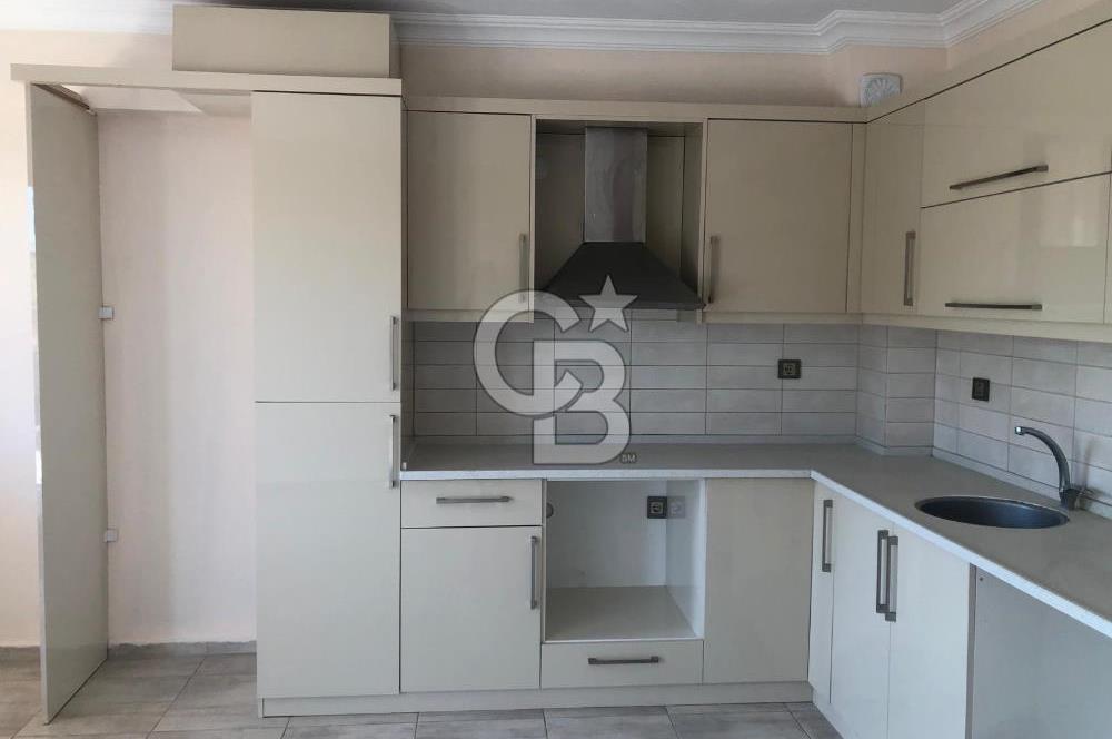 Foça Bağarası Ana Cadde Üzerinde Kiralık 3+1 Daire