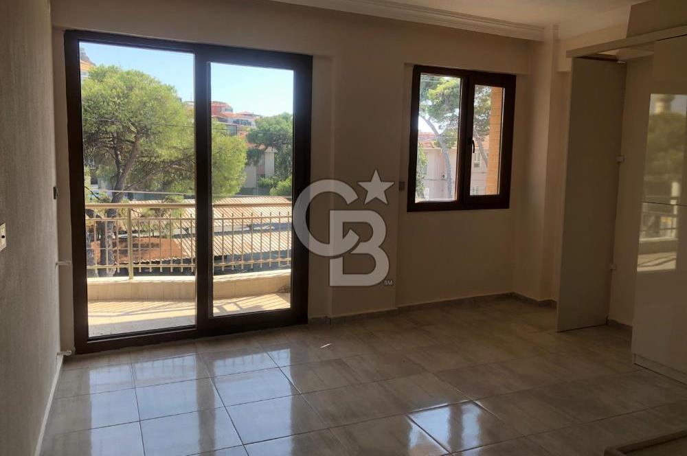 Foça Bağarası Ana Cadde Üzerinde Kiralık 3+1 Daire
