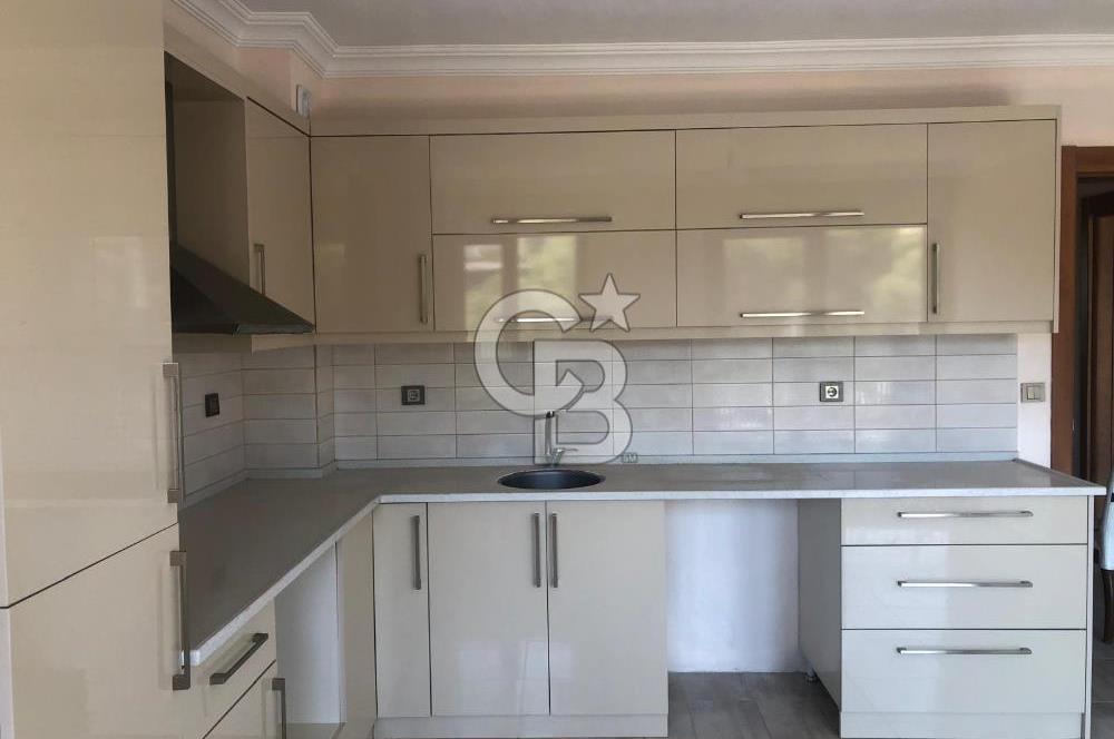 Foça Bağarası Ana Cadde Üzerinde Kiralık 3+1 Daire
