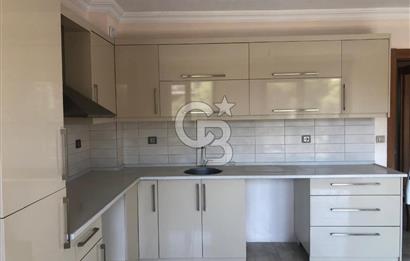 Foça Bağarası Ana Cadde Üzerinde Kiralık 3+1 Daire