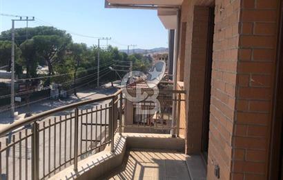 Foça Bağarası Ana Cadde Üzerinde Kiralık 3+1 Daire