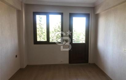 Foça Bağarası Ana Cadde Üzerinde Kiralık 3+1 Daire