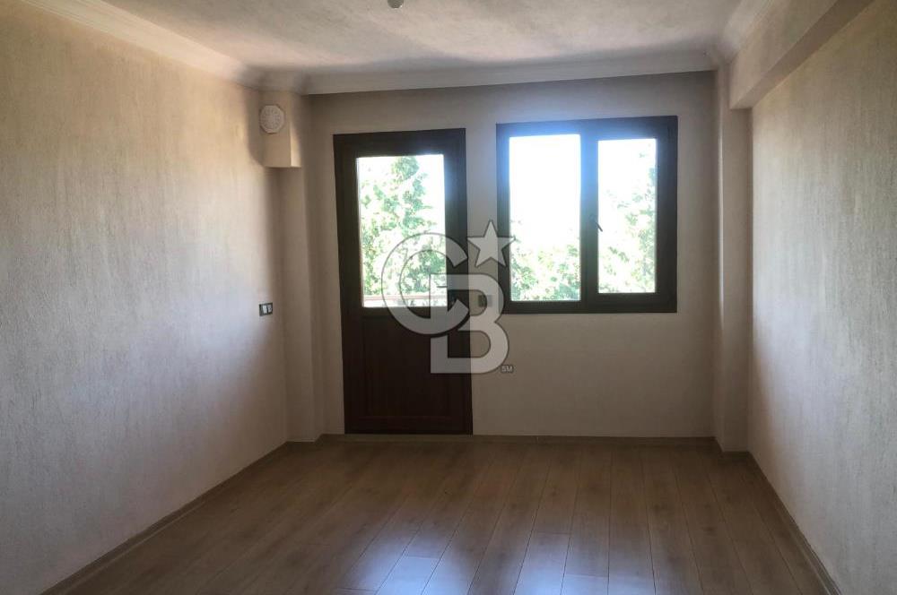 Foça Bağarası Ana Cadde Üzerinde Kiralık 3+1 Daire