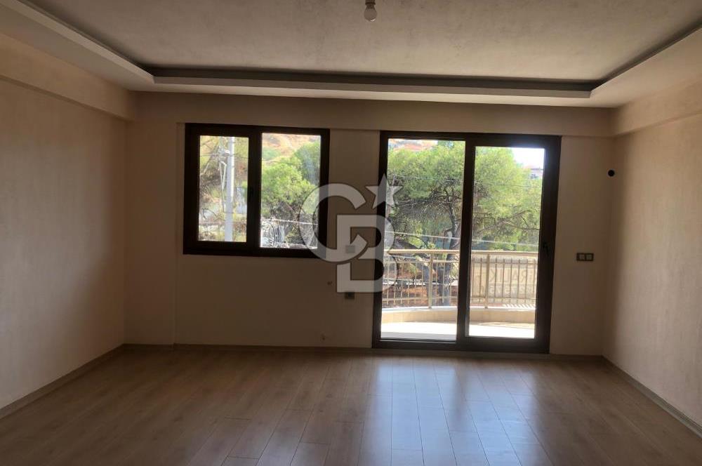 Foça Bağarası Ana Cadde Üzerinde Kiralık 3+1 Daire