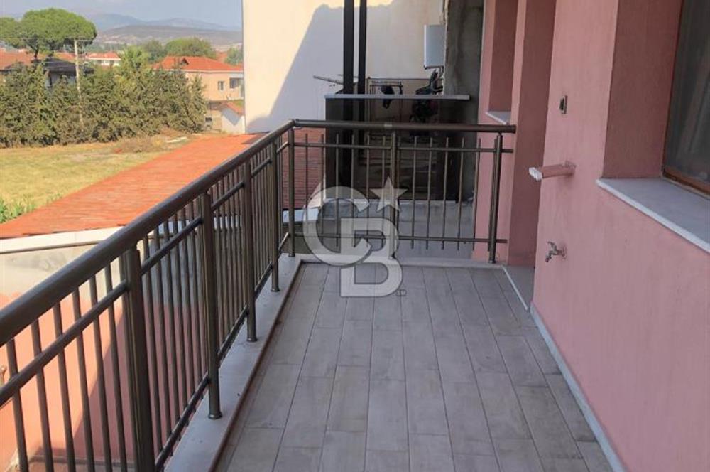 Foça Bağarası Ana Cadde Üzerinde Kiralık 3+1 Daire