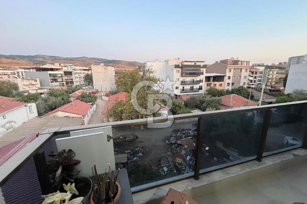 MENEMEN KOYUNDERE GAZİ MAHALLESİ’NDE MERKEZİ KONUMDA KİRALIK 2+1 DAİRE